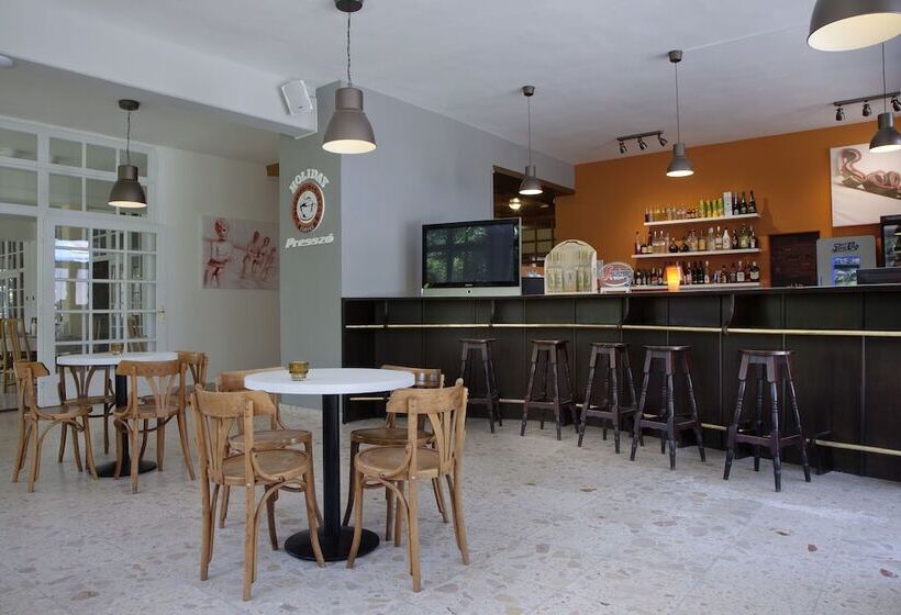 Holiday Hotel Csopak