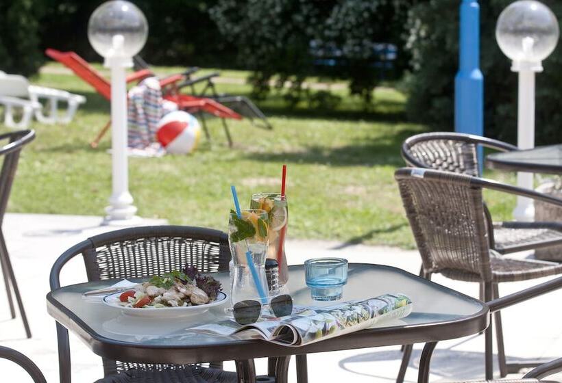 Holiday Hotel Csopak