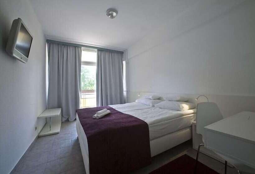 Holiday Hotel Csopak