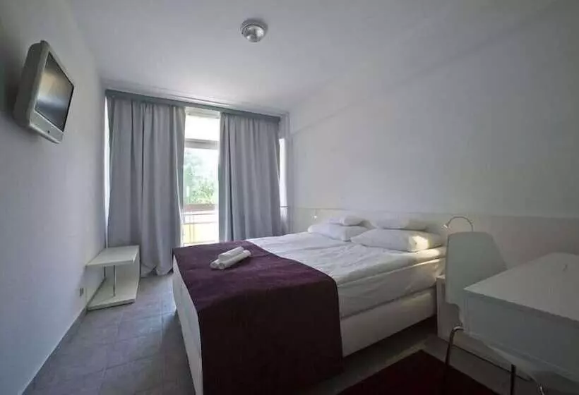 Holiday Hotel Csopak