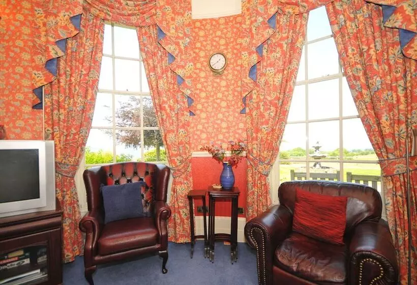 ホテル Edderton Hall Country House