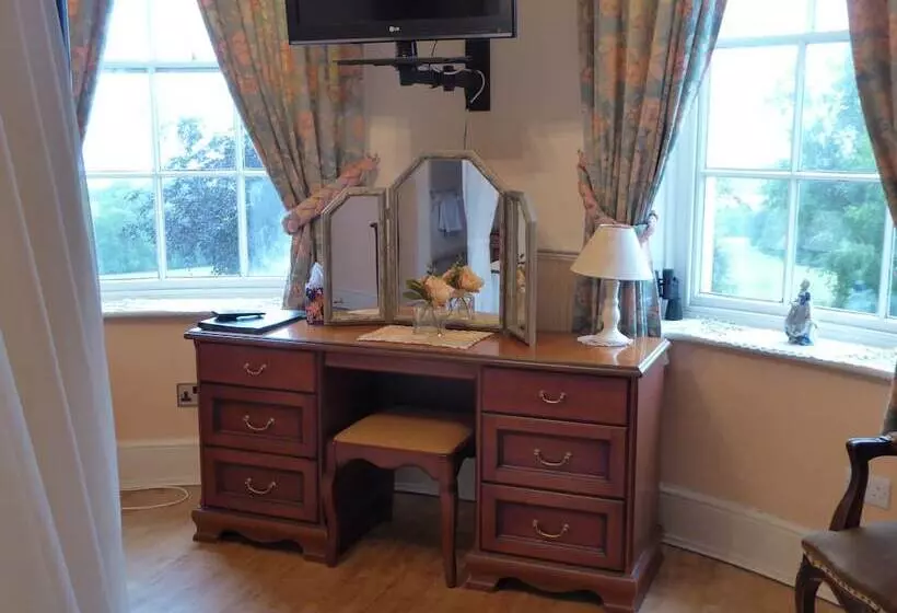 ホテル Edderton Hall Country House