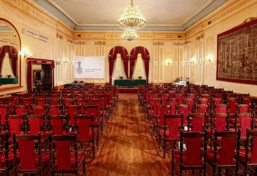 هتل Europejski