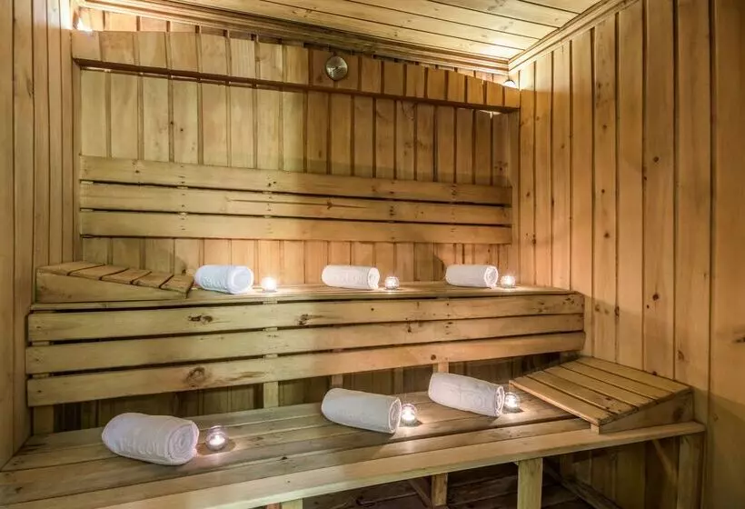 Hotelli NH Collection Quito Royal