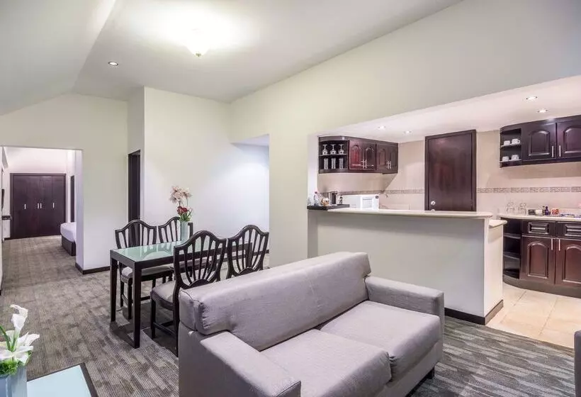 Hotelli NH Collection Quito Royal