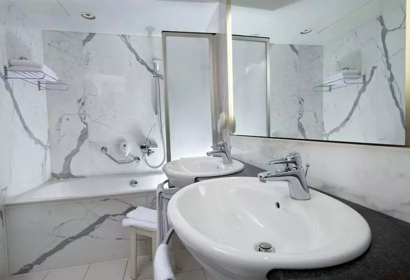 فندق Radisson Blu Furst Leopold