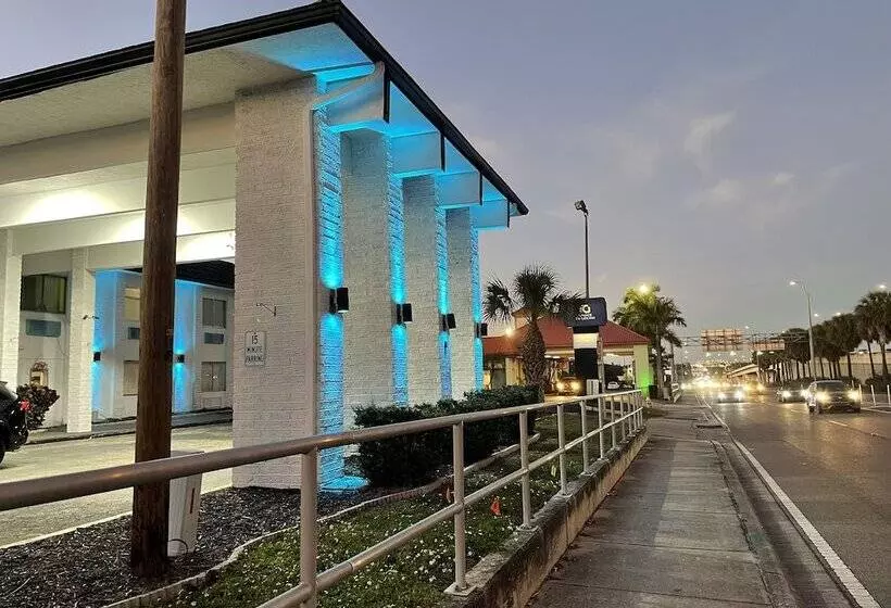 Отель Rodeway Inn Clearwater Central