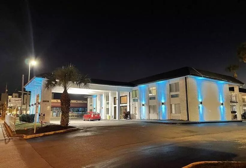 Отель Rodeway Inn Clearwater Central