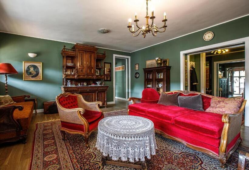 Nomad Hotel & Glamping