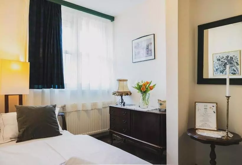 Nomad Hotel & Glamping