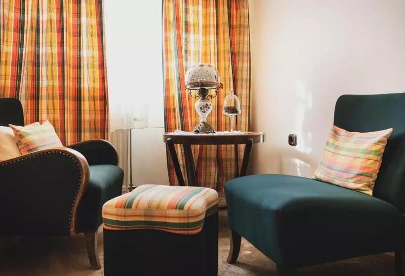 Nomad Hotel & Glamping