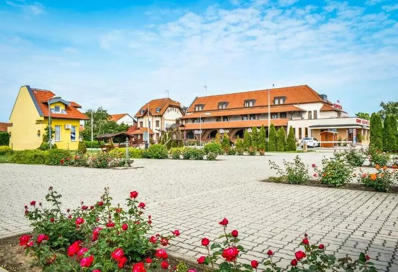 Rózsa Csárda Bungalow & Caravan Park