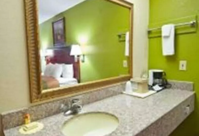 Отель Americas Best Value Inn Brookhaven