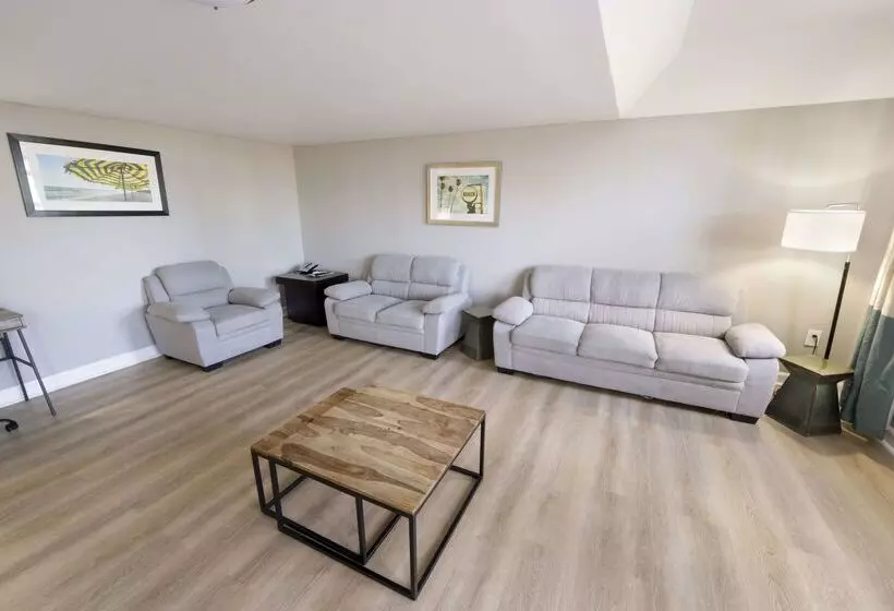 فندق Best Western Seaside Inn