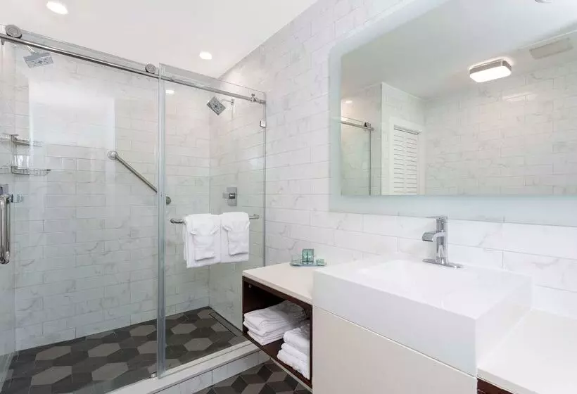 فندق Best Western Seaside Inn