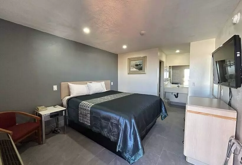 California Inn Hotel And Suites Adelanto Us 395