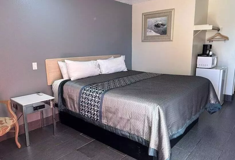 California Inn Hotel And Suites Adelanto Us 395