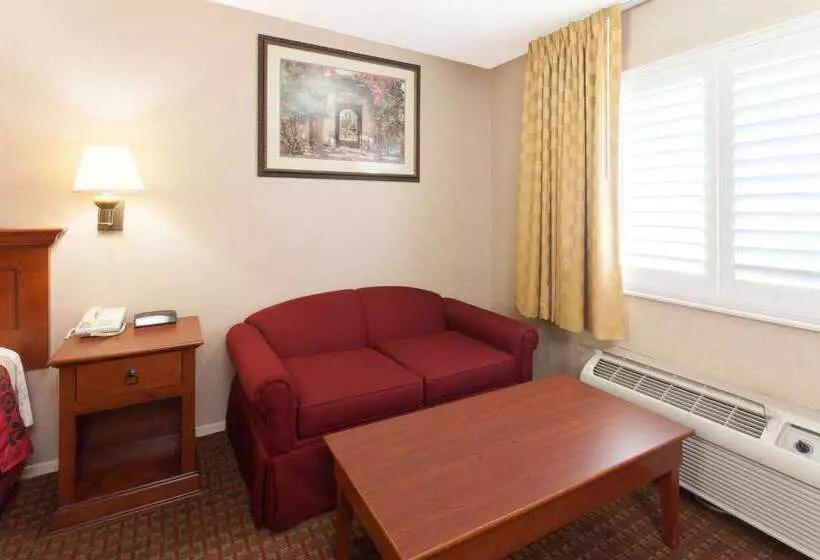 فندق Days Inn By Wyndham Alhambra Ca