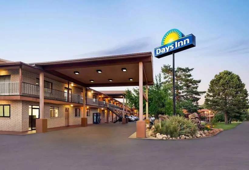 酒店 Days Inn By Wyndham Cortez