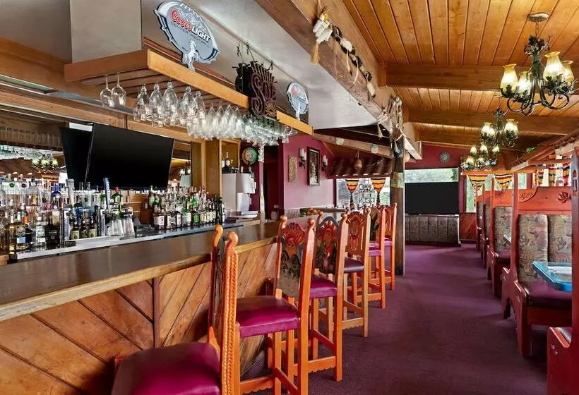 酒店 Days Inn By Wyndham Cortez