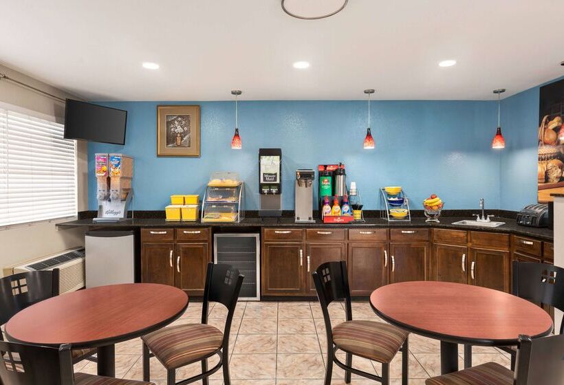 호텔 Days Inn By Wyndham Demopolis