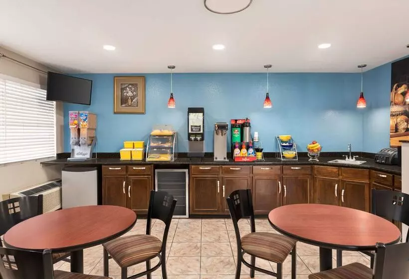 酒店 Days Inn By Wyndham Demopolis