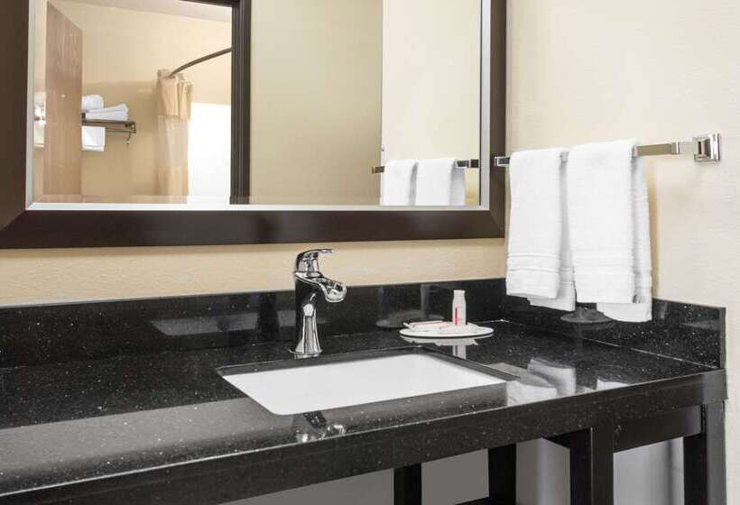 هتل Days Inn By Wyndham North Platte