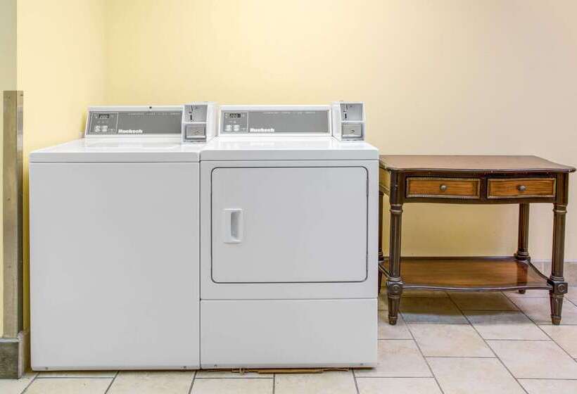 هتل Days Inn By Wyndham North Platte