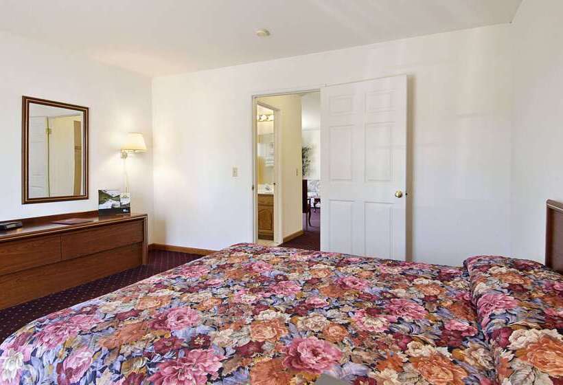 בית מלון כפרי Days Inn & Suites By Wyndham Lolo