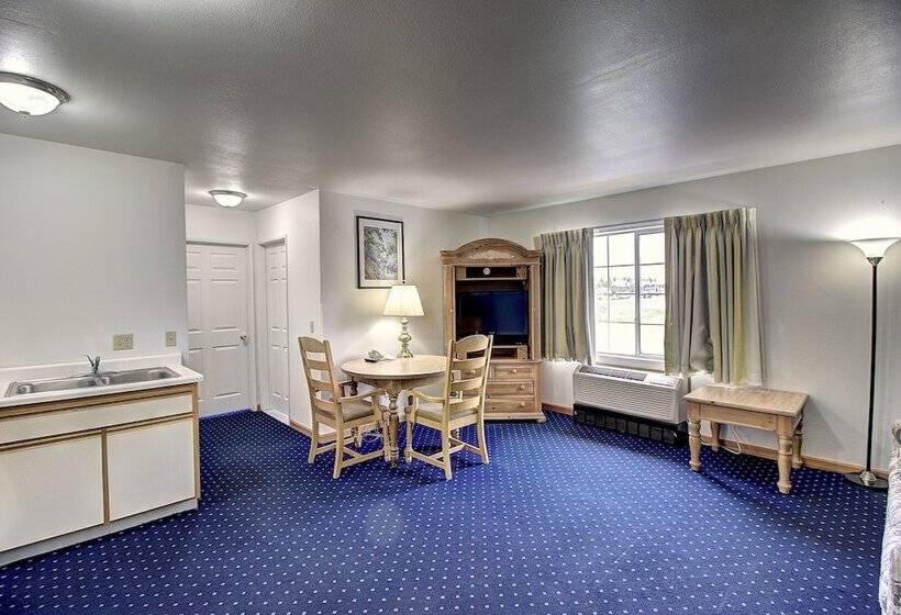 בית מלון כפרי Days Inn & Suites By Wyndham Lolo