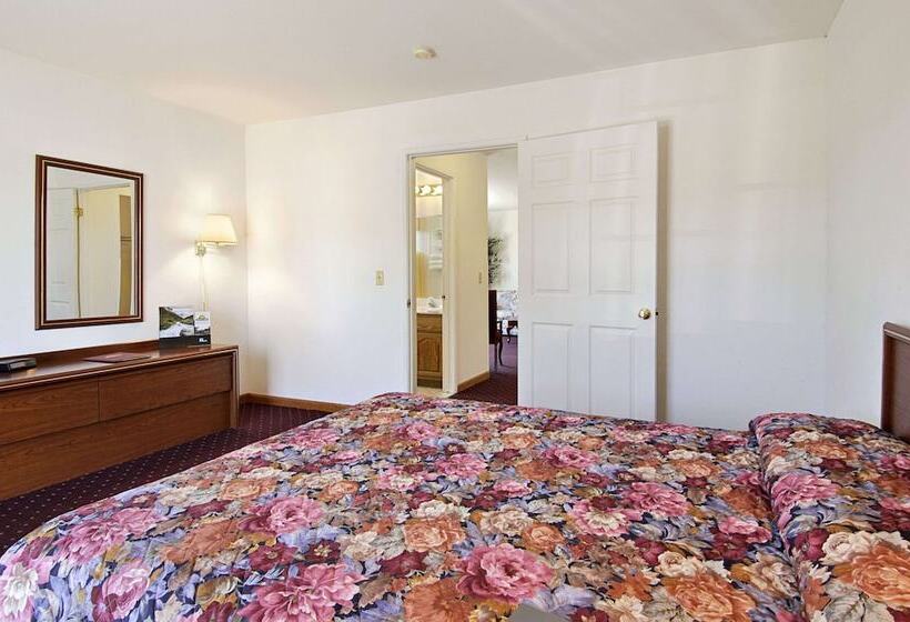 בית מלון כפרי Days Inn & Suites By Wyndham Lolo