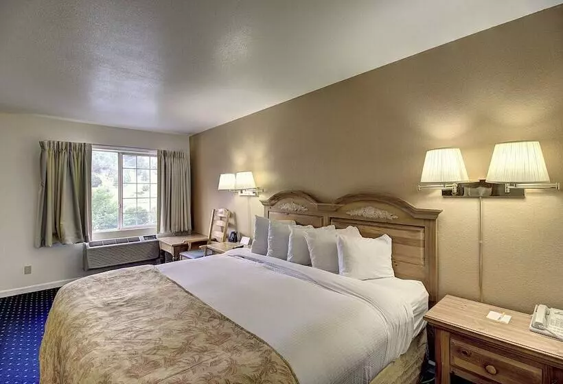 호텔 Days Inn & Suites By Wyndham Lolo