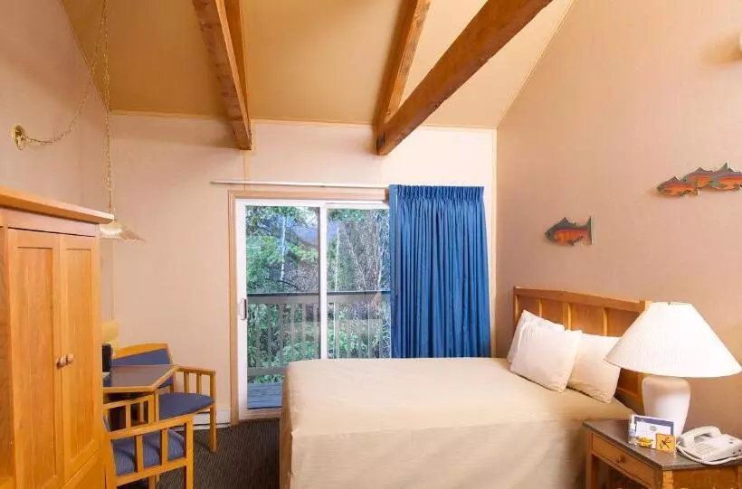 فندق Denali Bluffs