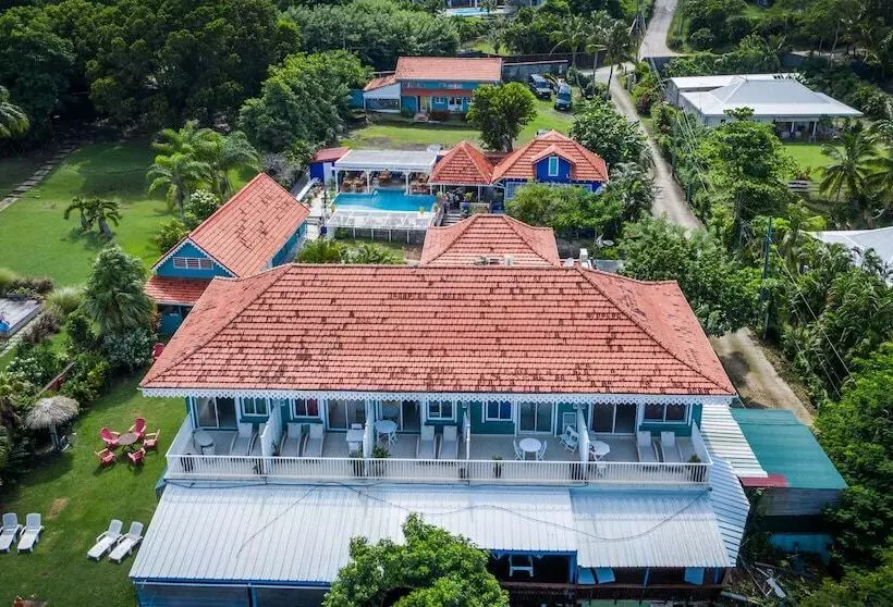 هتل Hôtel Frégate Bleue