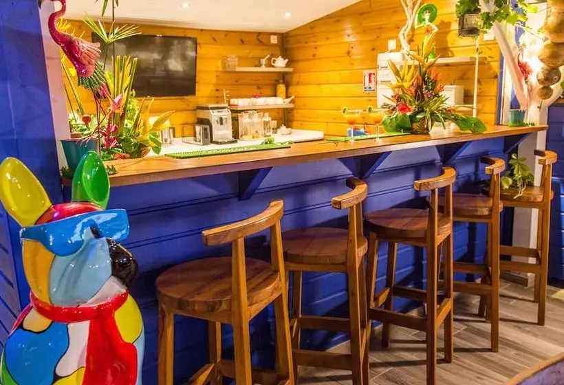 هتل Hôtel Frégate Bleue