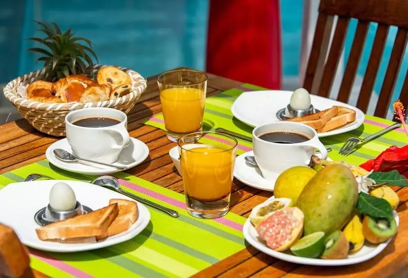 هتل Hôtel Frégate Bleue