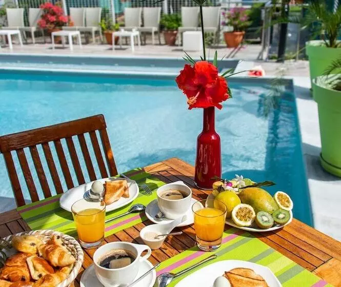 هتل Hôtel Frégate Bleue