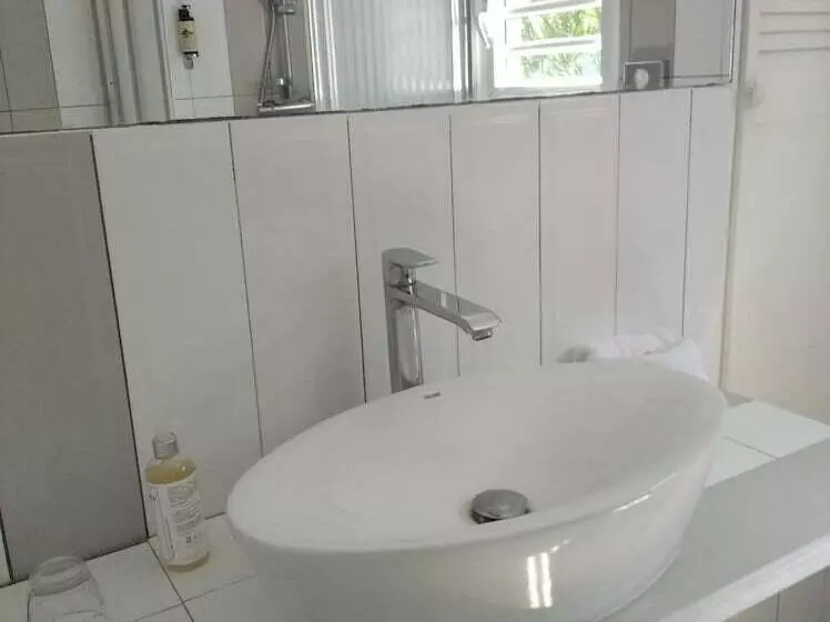 هتل Hôtel Frégate Bleue