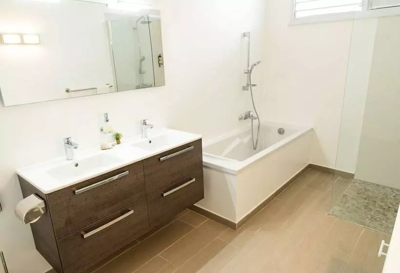 هتل Hôtel Frégate Bleue