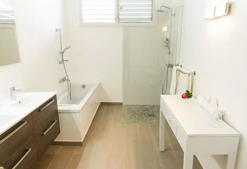 هتل Hôtel Frégate Bleue