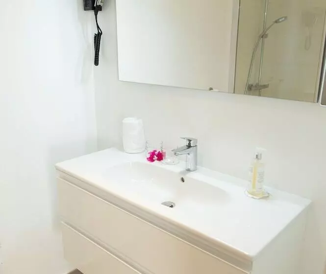 هتل Hôtel Frégate Bleue