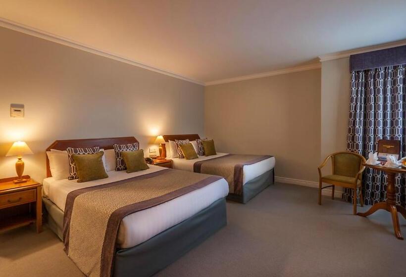 فندق Inishowen Gateway