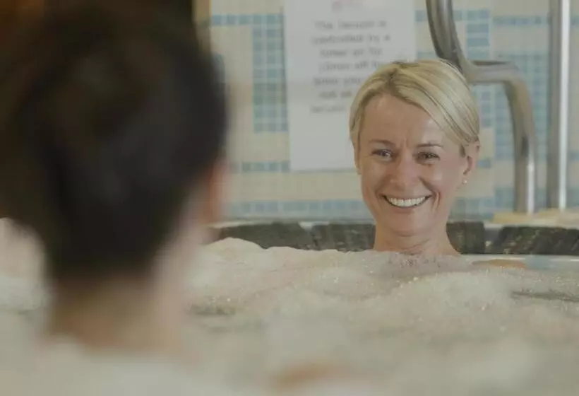 Отель Inishowen Gateway