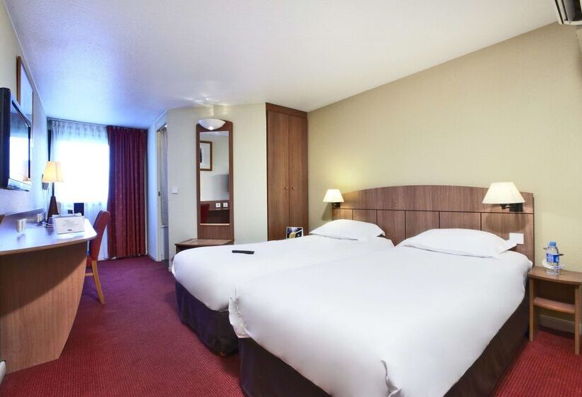 فندق Kyriad Genève St Genis Pouilly