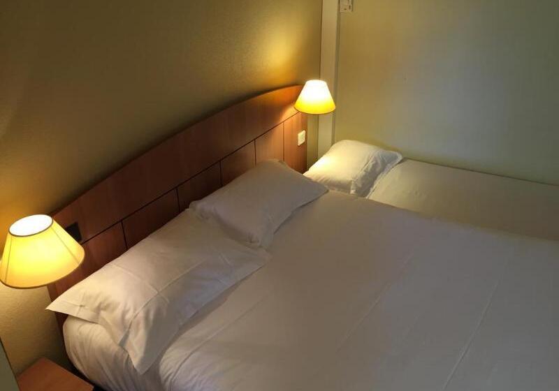 فندق Kyriad Genève St Genis Pouilly