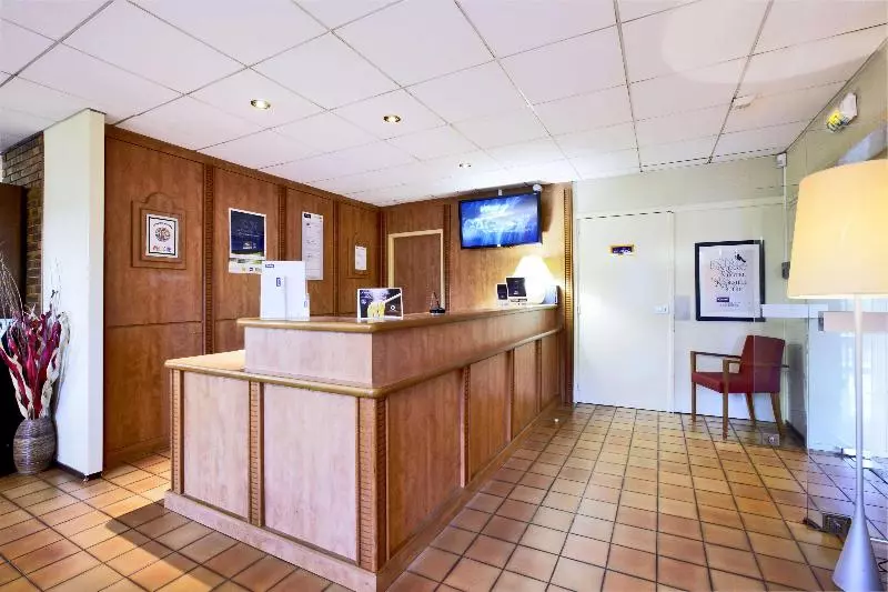 호텔 Kyriad Genève St Genis Pouilly