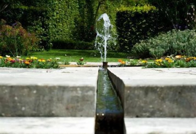 فندق Les Jardins Du Lac