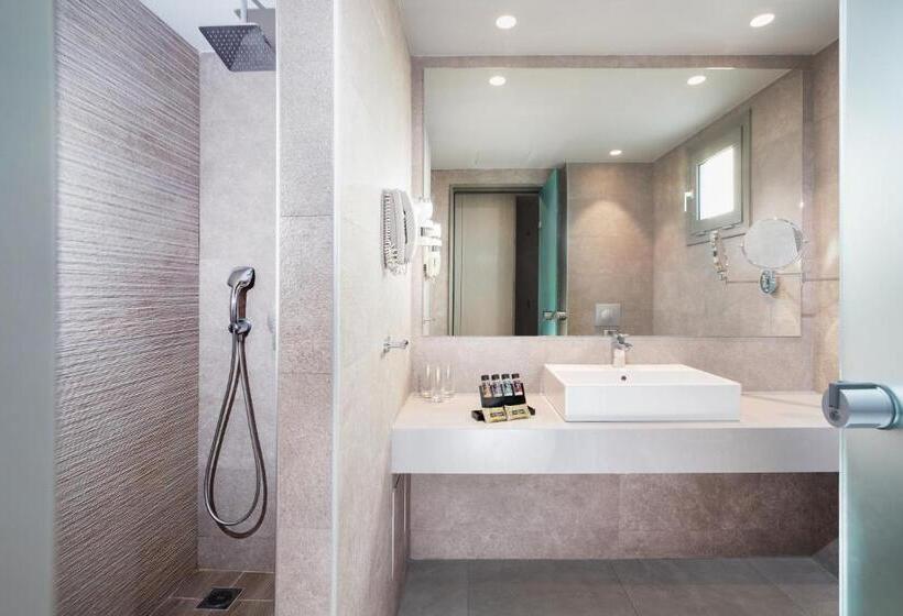 בית מלון כפרי Porto Bello Beach