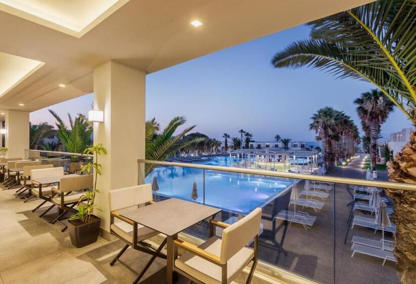 בית מלון כפרי Porto Bello Beach