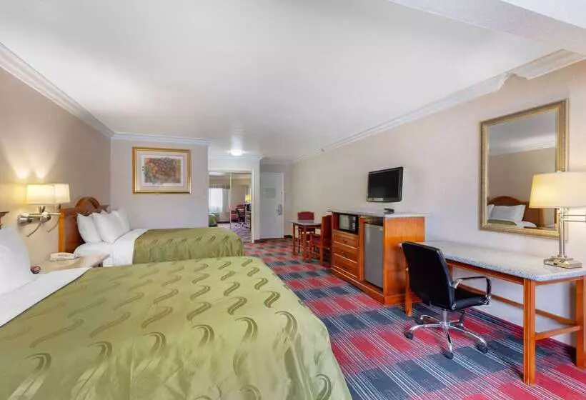 ホテル Quality Inn & Suites Oceanside Near Camp Pendleton